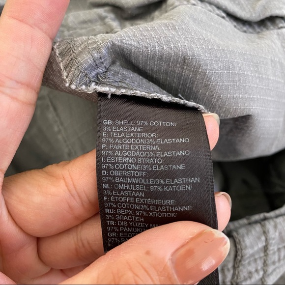 THE NORTH FACE Women's 8 Gray Cargo Short - Picture 6 of 8